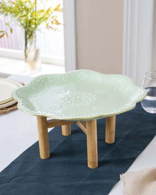 Wavy Edge Embossed Plate With Wooden Stand - Green